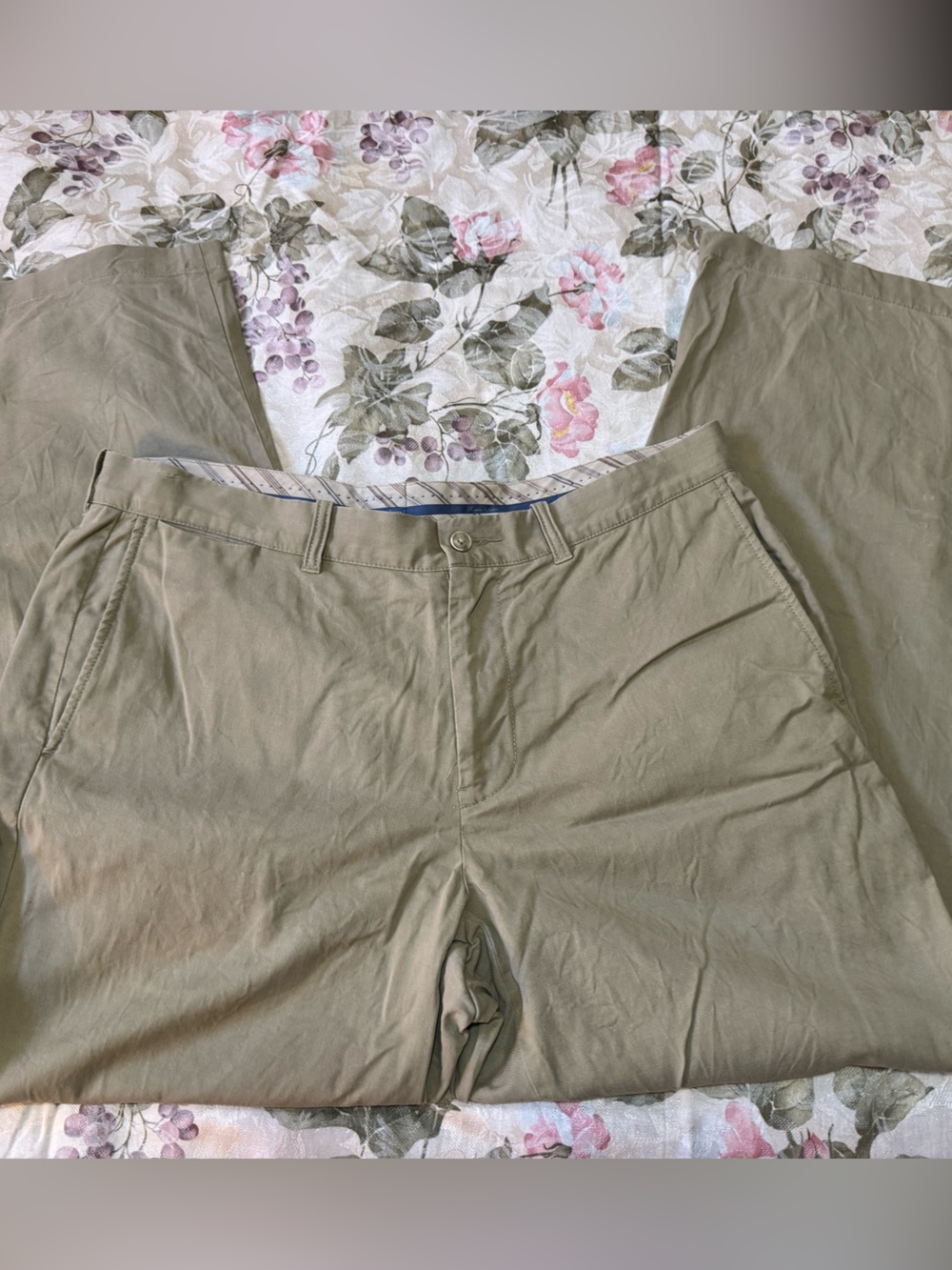 Tommy Bahama Men’s Khaki Stretch Chino Pants Size 35 Cotton Tencel